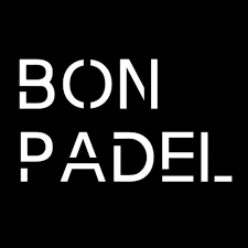 Bon Padel arena är så mycket mer än en padelhall. Det är en mötesplats där upplevelsen är i fokus.  Med fantastiska loungeytor, gratis co-working och finkaffe, kallbad, bastu, relax, gym, konferensrum och mycket mer vill vi skapa en upplevelse i absoluta
